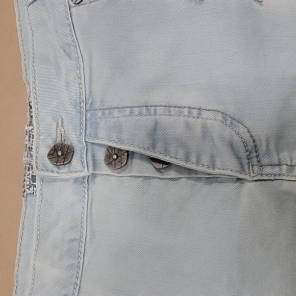 Hot Kiss CiCi Short, Size 9, Light Wash, Distressed, Button Fly, EUC - Picture 2 of 9
